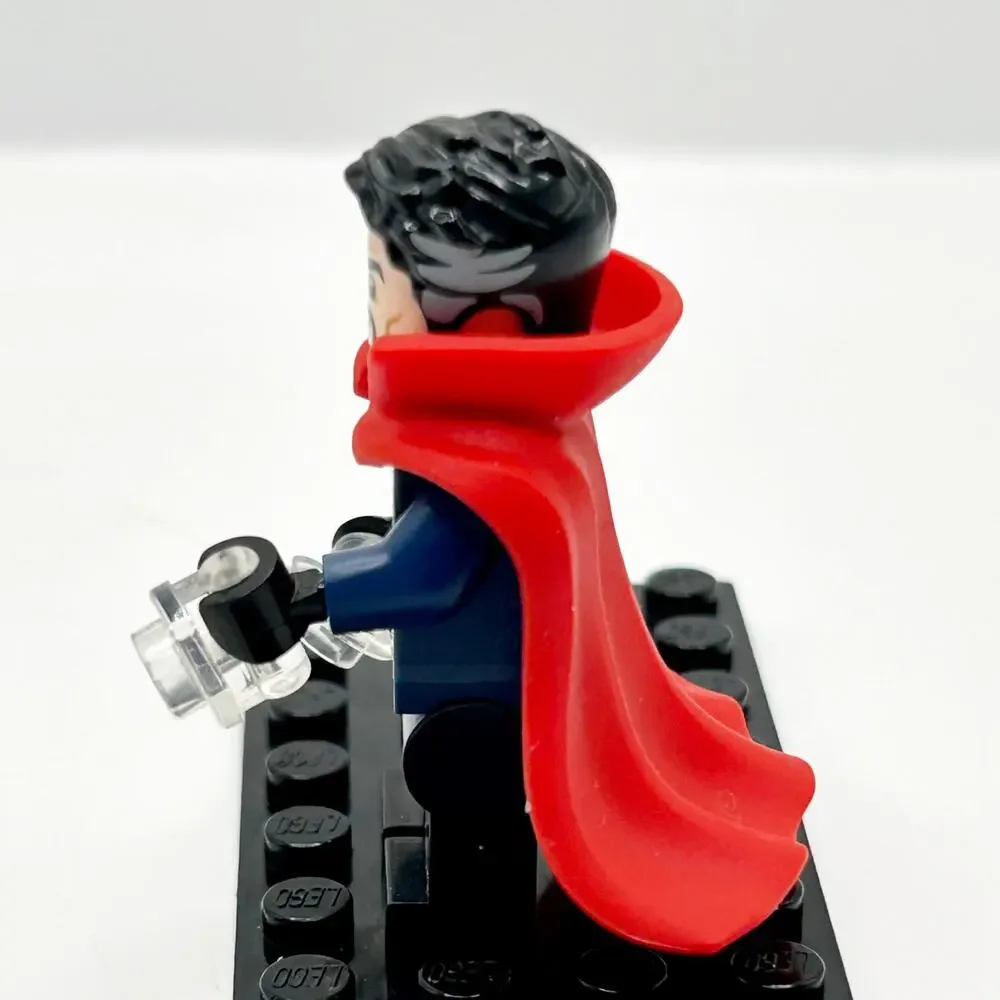 Lego Doctor Strange Brooch & Rubber Cape Marvel Superheroes Minifigure EUC